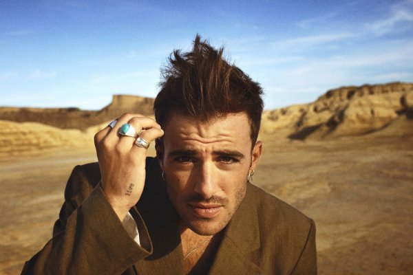 Alvaro De Luna - En Tu Costado