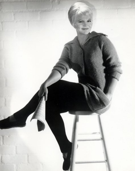 Peggy Lee - Waiting For The Train To Come In
