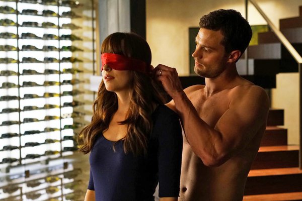 Ex-Scenes-Dakota-Johnson