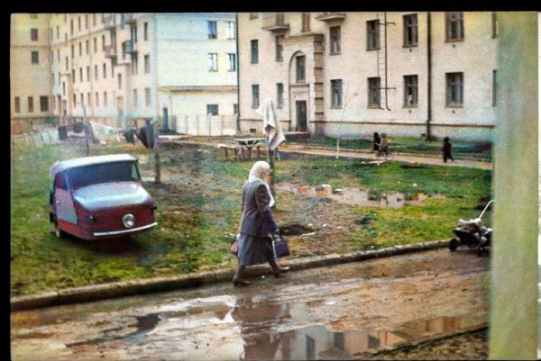 Советский двор 1955г, мотоколяска С-1Л