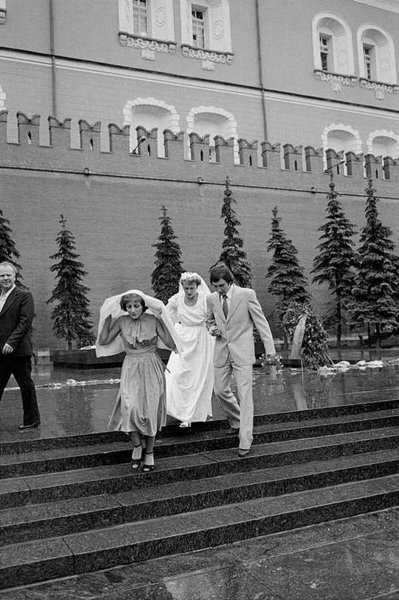 Москва 80, Вечный огонь у кремлёвской стены