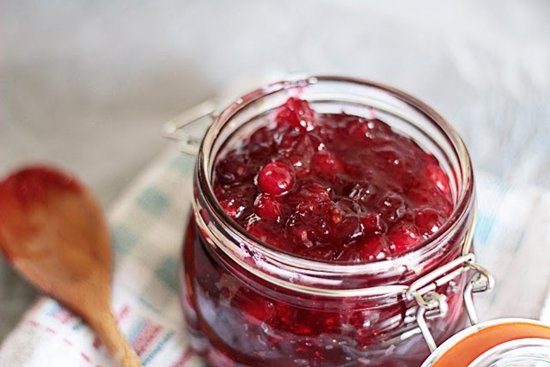 Варенье из клюквы с орехами