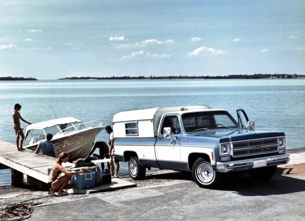 GMC C1500 Sierra Classic Wide-Side Pickup 1975