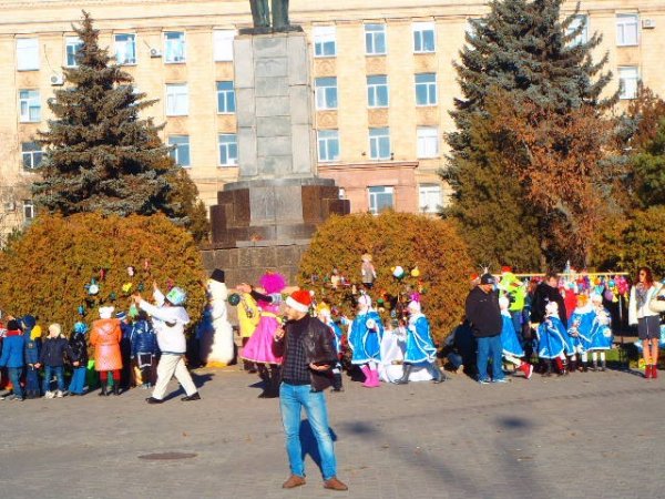 ДЕНЬ ДЕДА МОРОЗА площадь Ленина