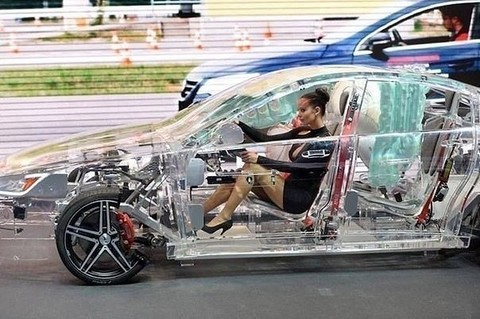 Полностью рабочий прозрачный автомобиль.jpg