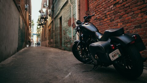 bike motorcycle side view yard 119512 3840x2160.jpg