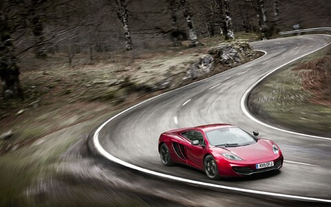 24589-mclaren mp4-12c krasnyiy sportivnyiy avtomobil.jpg