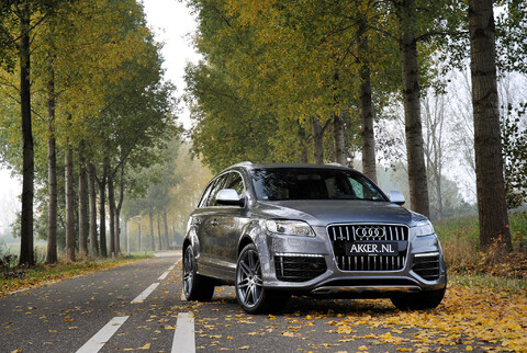 28303-avtomobil seryiy audi q7.jpg