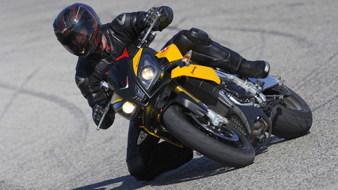aprilia_tuono_v4_r_2011_29_1920x1080.jpg