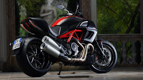 ducati_diavel_2011_10_1920x1080.jpg