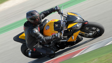 aprilia_tuono_v4_r_2011_33_1920x1080.jpg