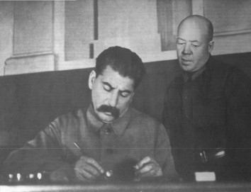 stalin poskr.jpg