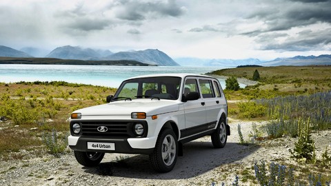 avtovaz-lada-4x4-urban-niva-piatidvernyi-vnedorozhnik-grunto.jpg
