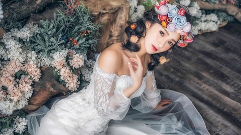 aziatka-model-nevesta-svadebnoe-plate-poza-vzgliad-venok-tsv.jpg