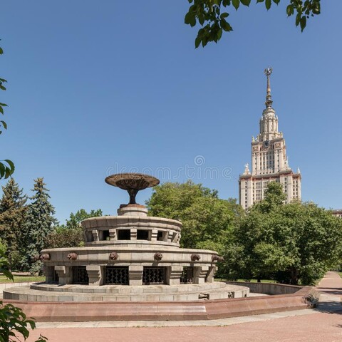 государственный-университет-москвы-названный-после-m-v-lomonosov-главное-149626362.jpg