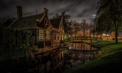 gollandiya zaanstad niderlandy nochy north holland.jpg