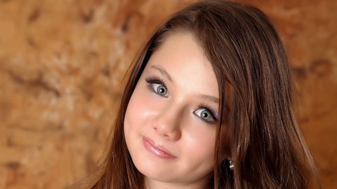 549009366 Silver Starlets Kleofia whitelace 1 109 122 8lo.jpg