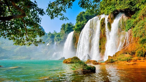 2017Nature Waterfalls The waterfall flows down the cliff into the lake 117786 23.jpg