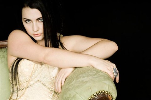 amy_lee_on_couch_small.jpg