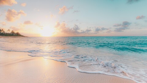 seashore-during-golden-hour-5k-we-3840x2160.jpg