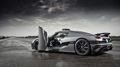 Koenigsegg-wallpaper-1366x768.jpg