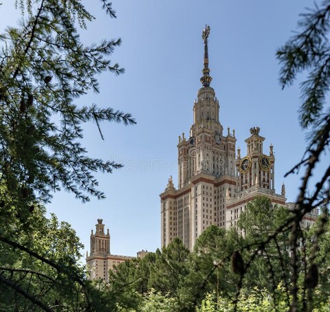 государственный-университет-москвы-названный-после-m-v-lomonosov-главное-149626332.jpg