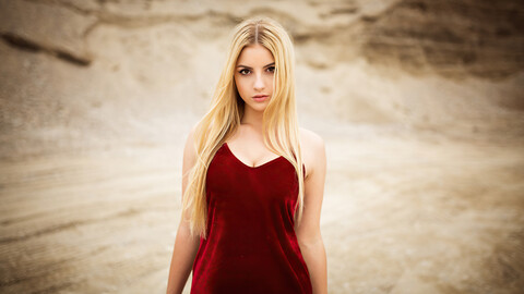 blonde-girl-red-velvet-dress-4k-xe-3840x2160.jpg