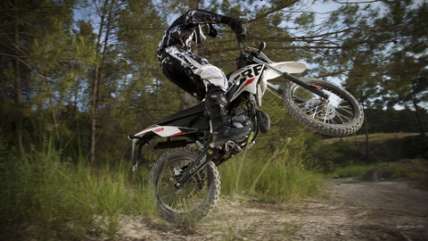 derbi_senda_drd_xtreme_racing_50_2011_03_1920x1080.jpg
