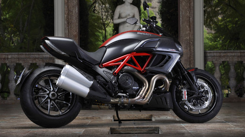 ducati_diavel_2011_13_1920x1080.jpg
