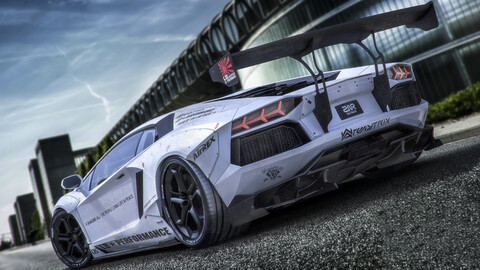 white-lamborghini-aventador-5k-6y-3840x2160.jpg