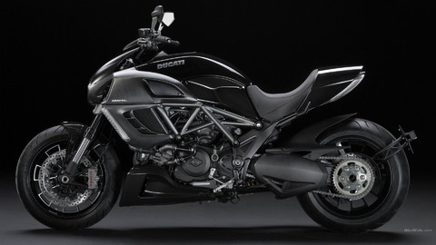 ducati_diavel_2011_23_1920x1080.jpg