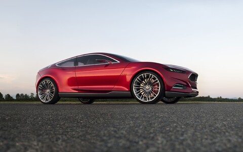 56543-ford evos bordovyj vid sboku.jpg