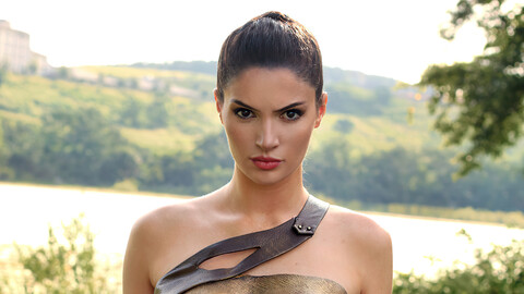 wonder-woman-1984-golden-suit-cosplay-k0.jpg