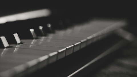 57779-pianino klavishi krupnyj plan.jpg