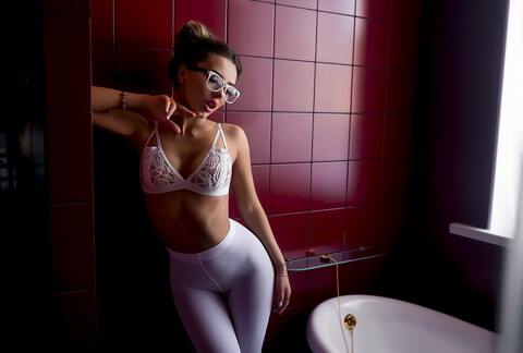 Beautiful girls wallpapers (203).jpg
