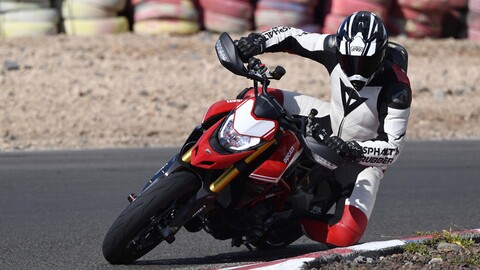2019 ducati hypermotard 950 sp 4k 3-3840x2160.jpg