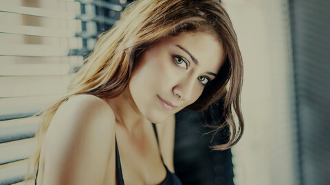 hazal-kaya-tg-5120x2880.jpg