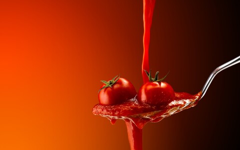 27536-eda pomidoryi sok tomatnyiy lojka.jpg