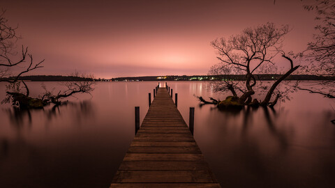 pier-beautiful-silent-view-8k-sq-5120x2880.jpg