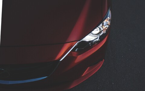 64195-mazda vid speredi minimalizm.jpg