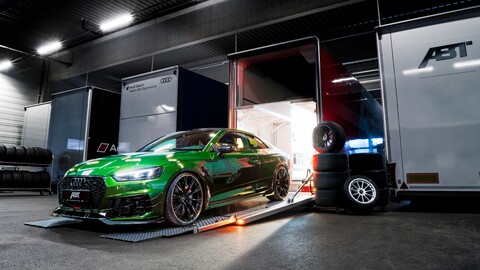 63088-audi zelenaya sportkar garazh.jpg