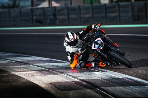 63989-motocikl ktm virazh naklon.jpg